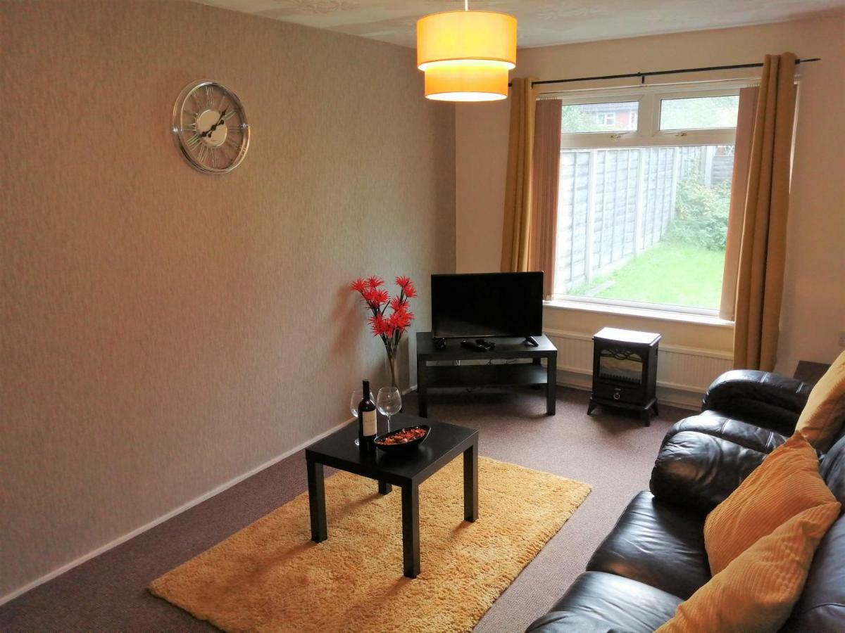 Fearnhead House Villa Warrington  Exteriör bild